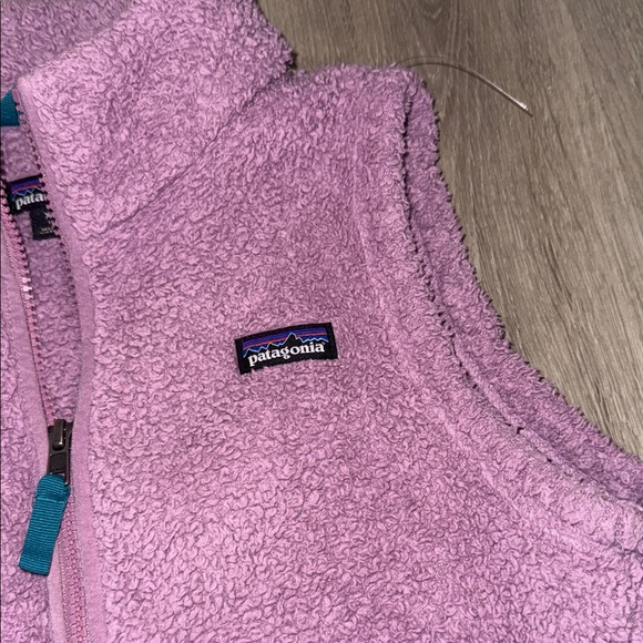 Girls Patagonia Fleece Vest - Picture 2 of 4